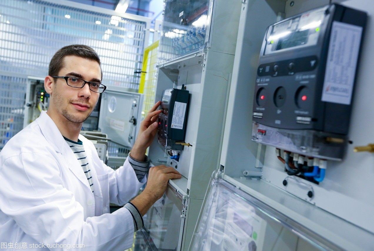 研究員。電器柜性能計數器。低壓微網絡。用于智能電網和智能電表的測試和證書服務。電力電子設備認證。技術服務行業。tecnaliaresearch&innovationbizkaiabasquecountry,西班牙。